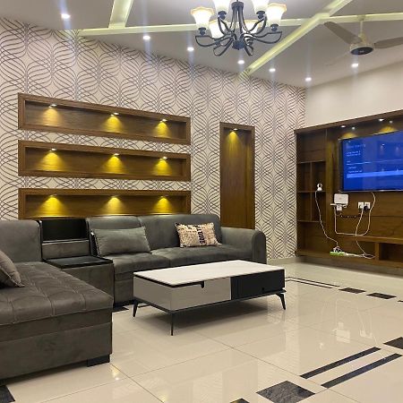 Luxury Guest House In Bahria Town Rawalpindi Buitenkant foto