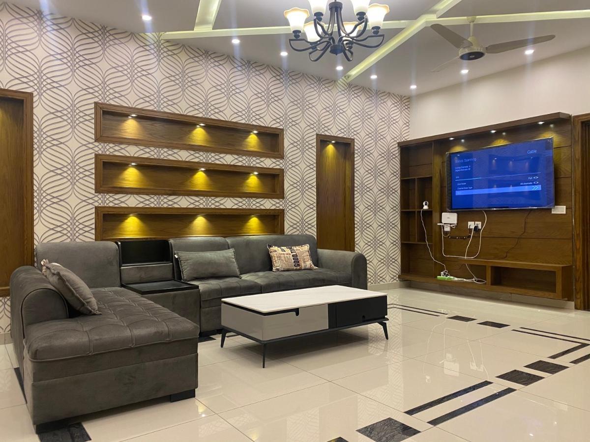 Luxury Guest House In Bahria Town Rawalpindi Buitenkant foto