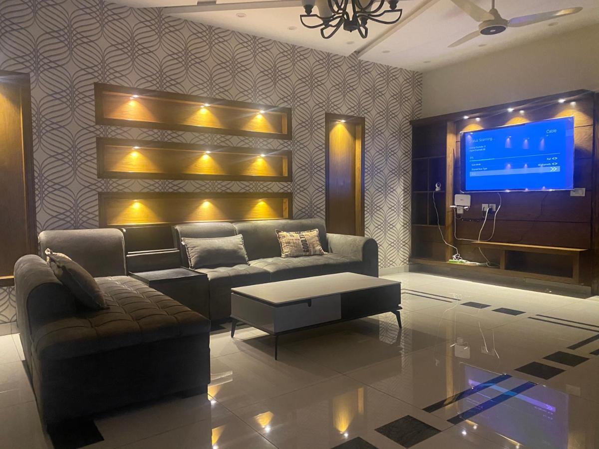 Luxury Guest House In Bahria Town Rawalpindi Buitenkant foto